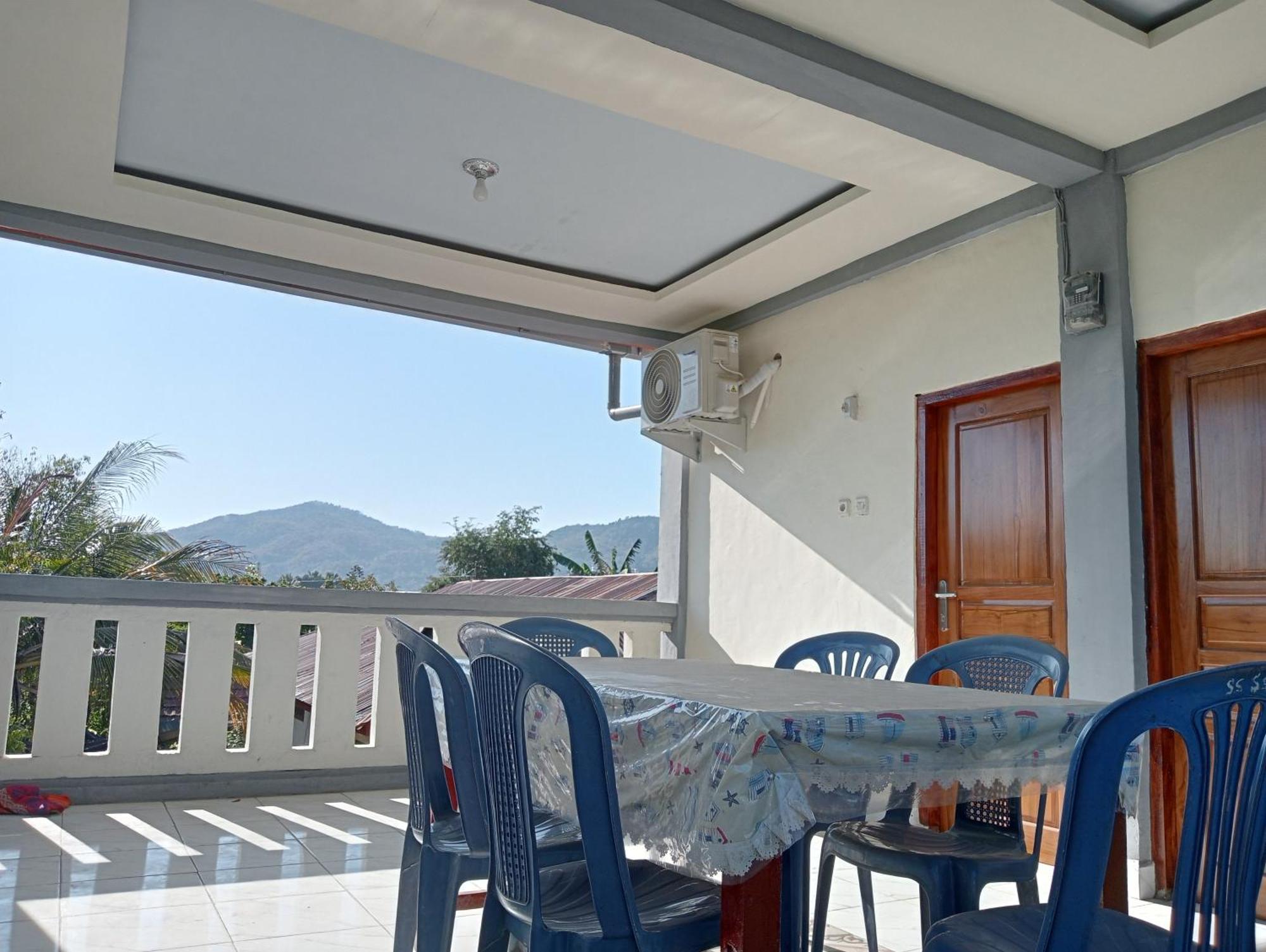 Yusilver Guest House Лабуан-Баджо Номер фото